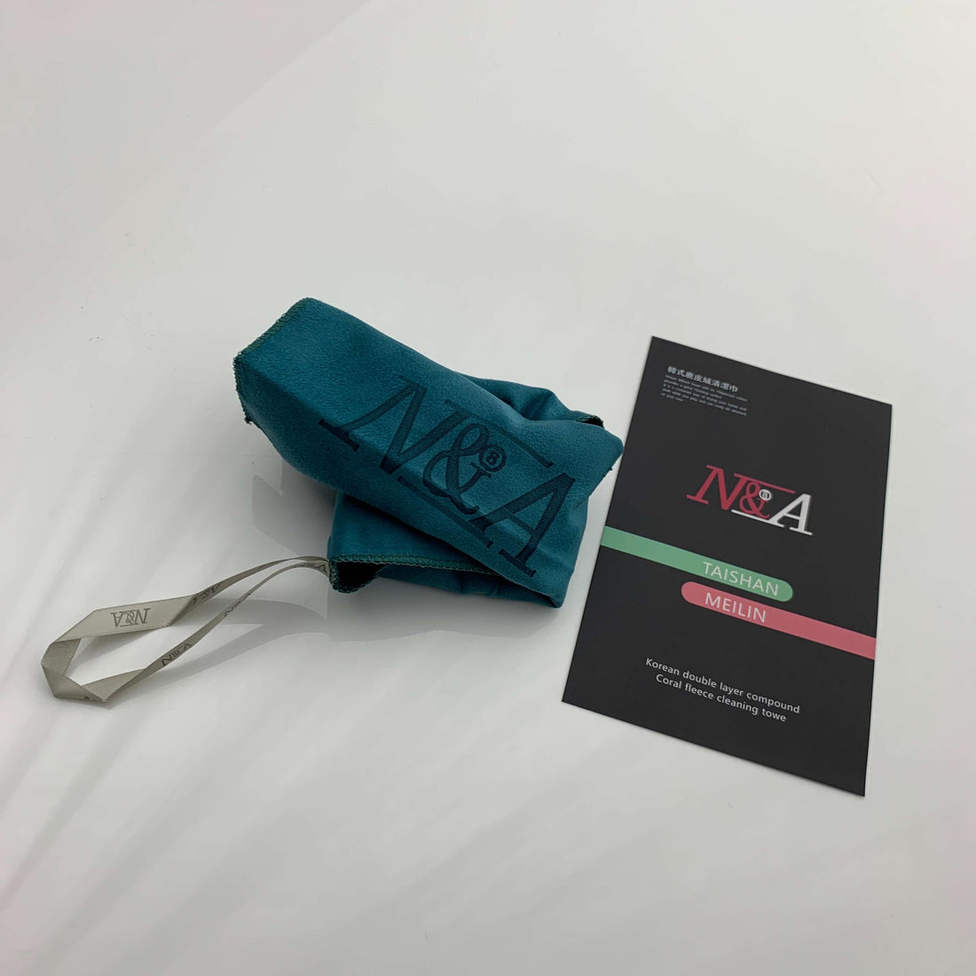 N & A | Professional Cue Cleaning Cloth | 2067