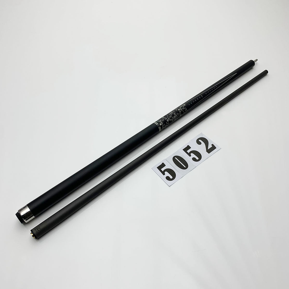 LITTLE MONSTER | PLAYING CUE - CARBON FIBER | 5052