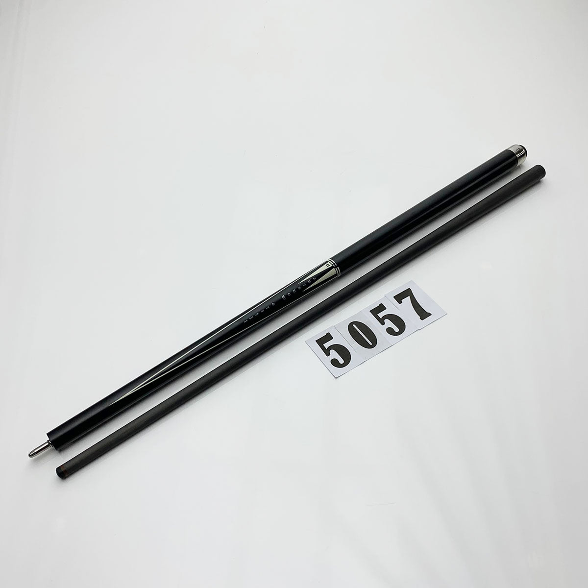 LITTLE MONSTER | PLAYING CUE - CARBON FIBER | 5057