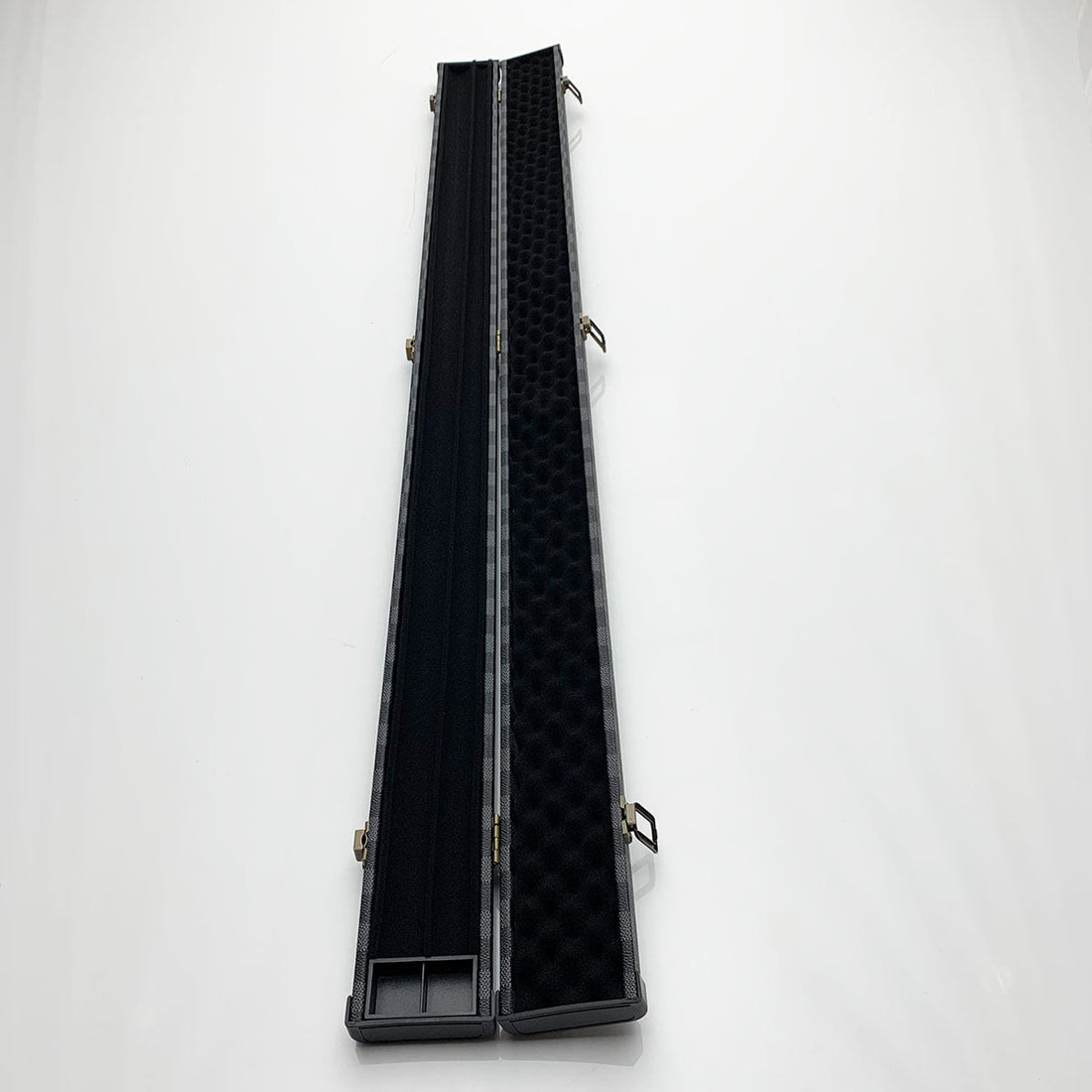 Snooker Alley | Grey & Black Checkered Wooden (3/4 Joint) Cue Case | 6134