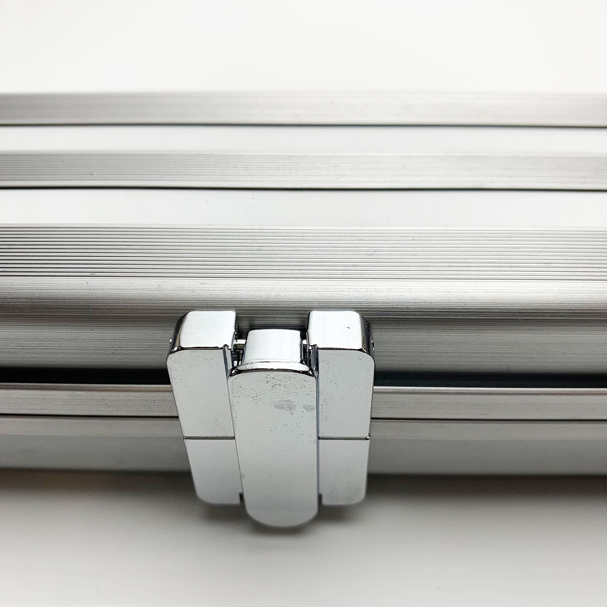 Snooker Alley | Silver Aluminium Striped Cue Case (3/4 Joint) | 6145