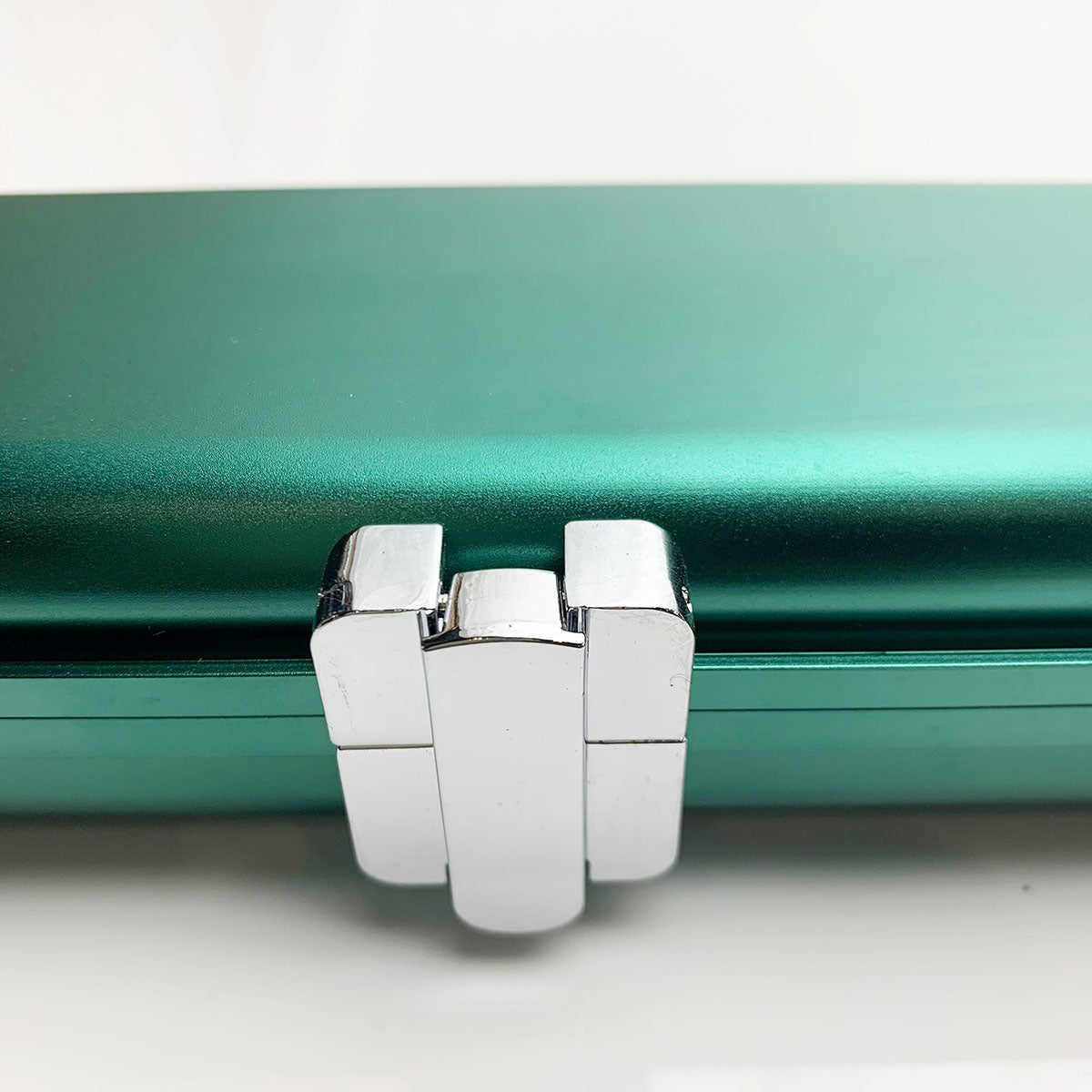 Snooker Alley | Premium Green Sleek Aluminium Single Cue Case | 6158
